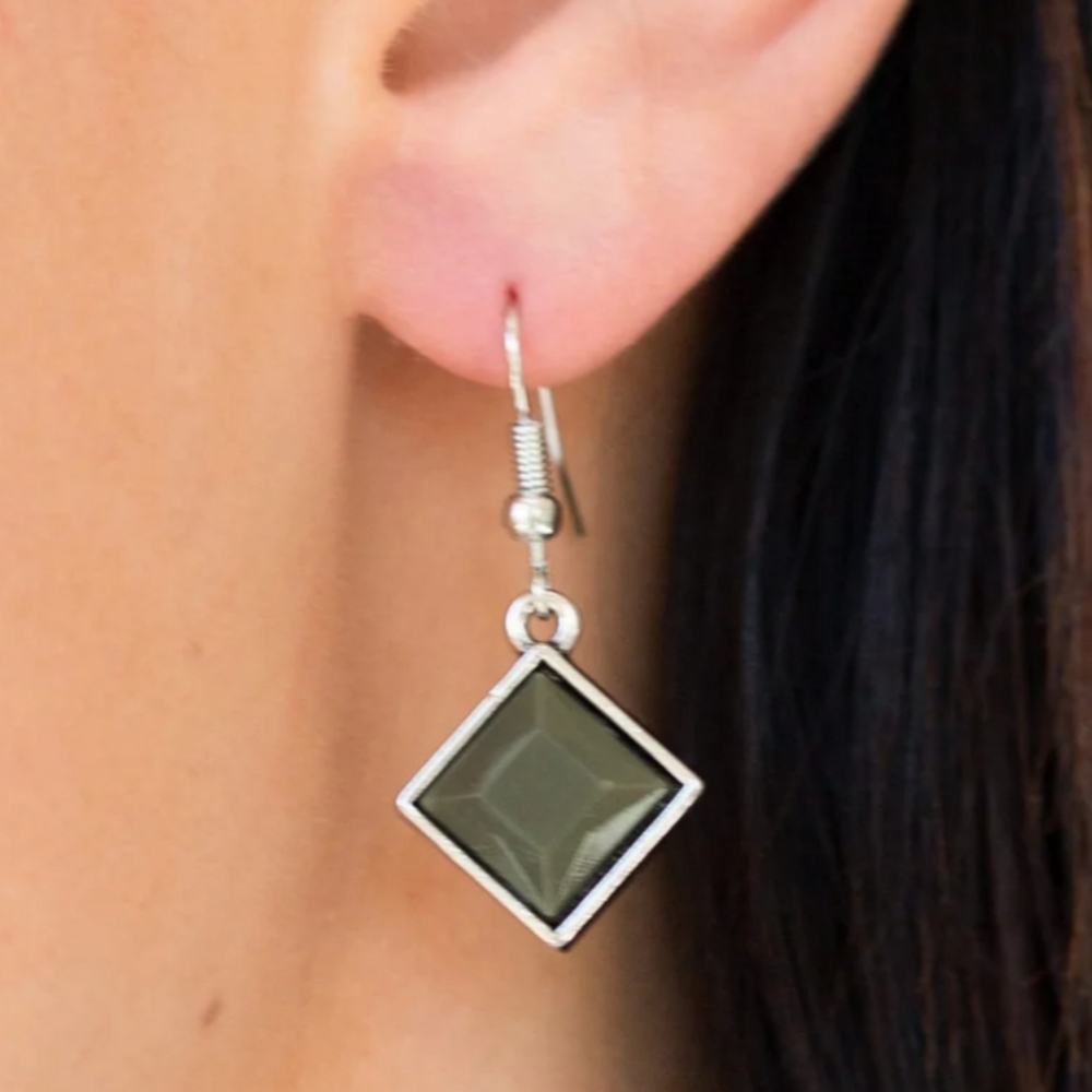 Paparazzi Feeling Inde Olive Diamond Geo Earrings New